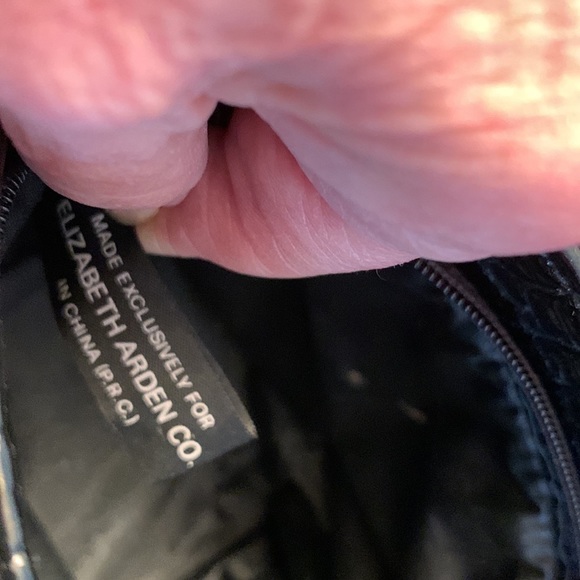 Elizabeth Arden Makeup Bag - Picture 8 of 9